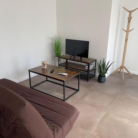 Maison Fleurs De Lys, Climatisee, Wifi Et Parking Privee Gratuit, Lave-Linge, Vernon Giverny Экстерьер фото