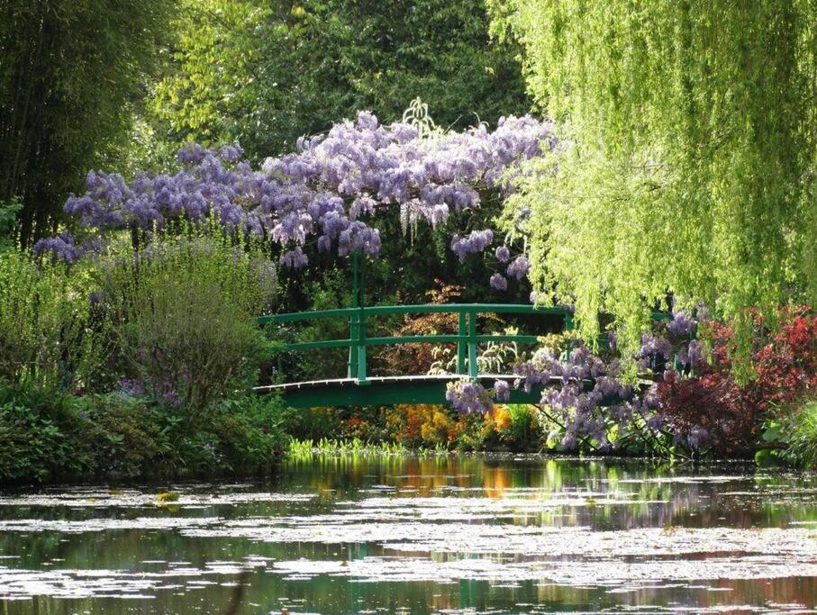 Maison Fleurs De Lys, Climatisee, Wifi Et Parking Privee Gratuit, Lave-Linge, Vernon Giverny Экстерьер фото